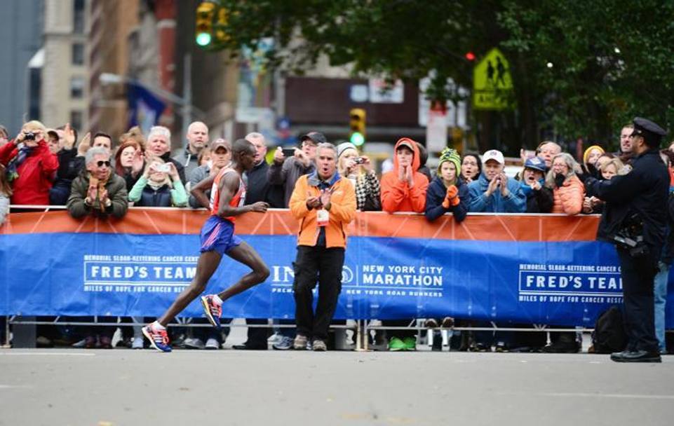 Il keniano Geoffrey Mutai vincitore della maratona.